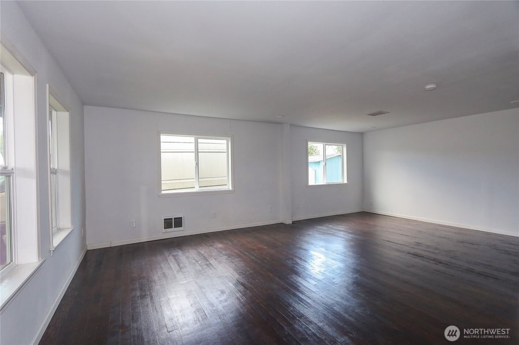Photo of 408 F Street, Cosmopolis, WA 98537 (MLS # 2533935)