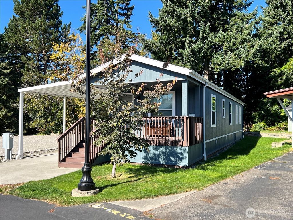 Photo of 2101 S 324th Street #98, Federal Way, WA 98003 (MLS # 2443749)