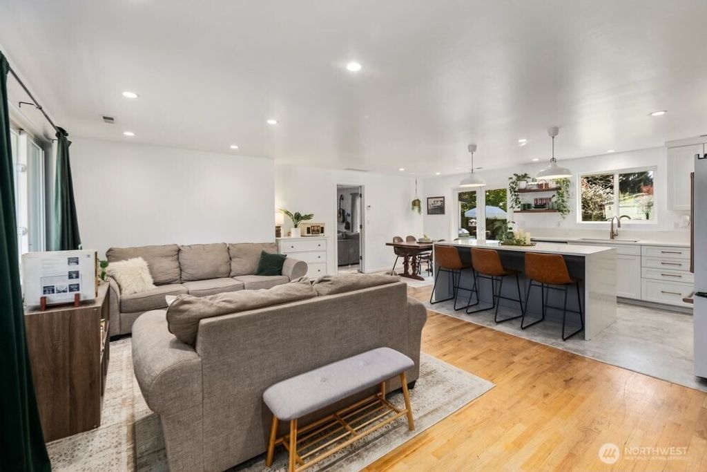 Photo of 8711 NE 140th Street, Kirkland, WA 98034 (MLS # 2505558)