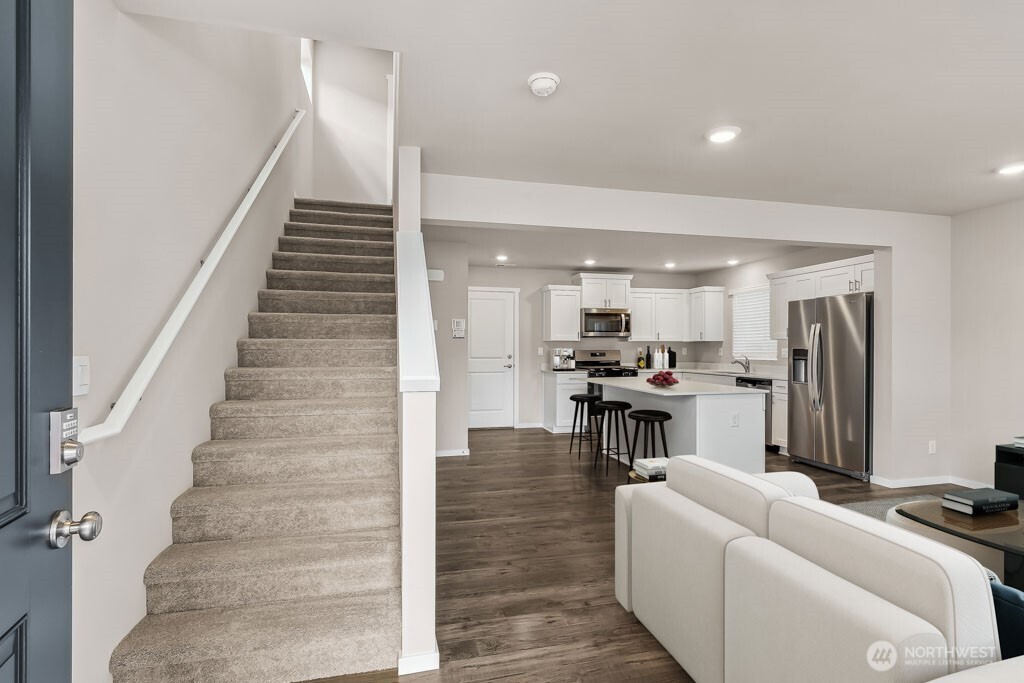 3929 Hyde Loop NE 130