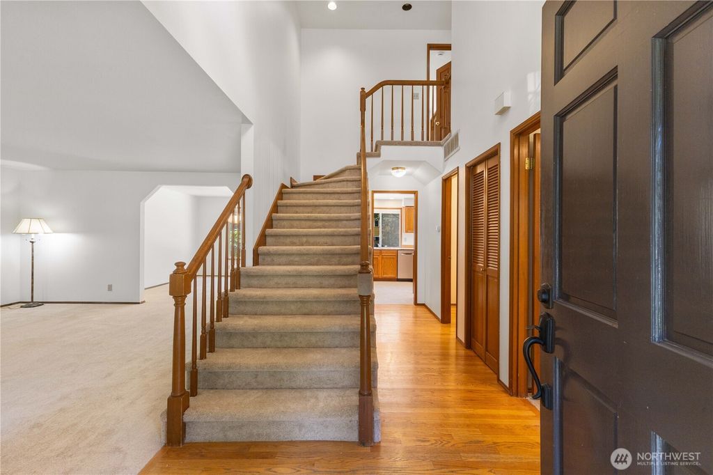 Photo of 3065 125 Avenue NE, Bellevue, WA 98005 (MLS # 2339945)