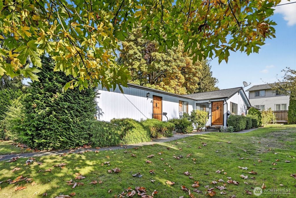 Photo of 410 10th Street, Lynden, WA 98264 (MLS # 2519021)