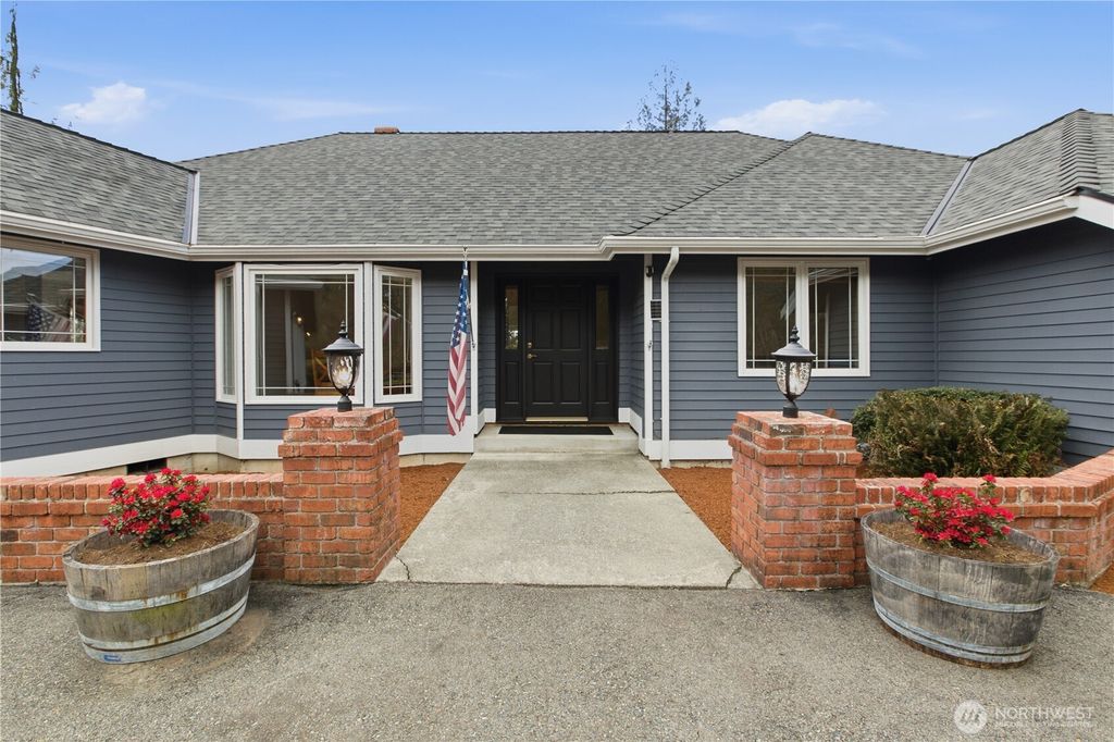 Photo of 26415 204th Avenue SE, Covington, WA 98042 (MLS # 2502288)