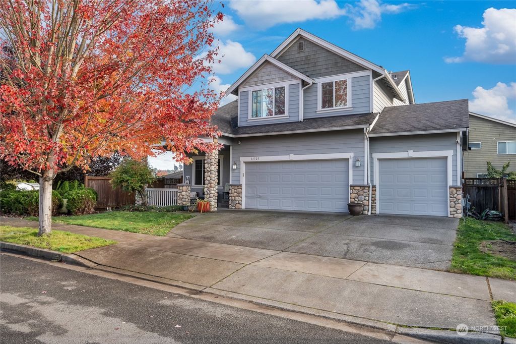 Photo of 11723 55th Avenue NE, Marysville, WA 98271 (MLS # 2305215)