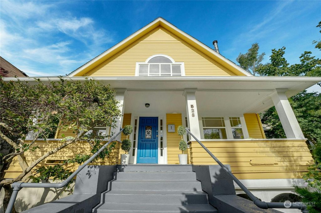 Photo of 528 26th Avenue, Seattle, WA 98122 (MLS # 2252212)