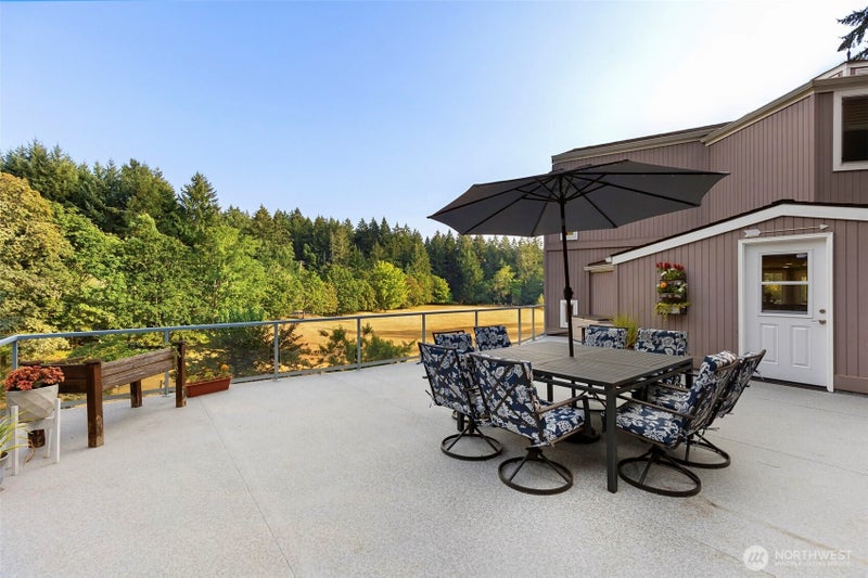 888 Leschi Way