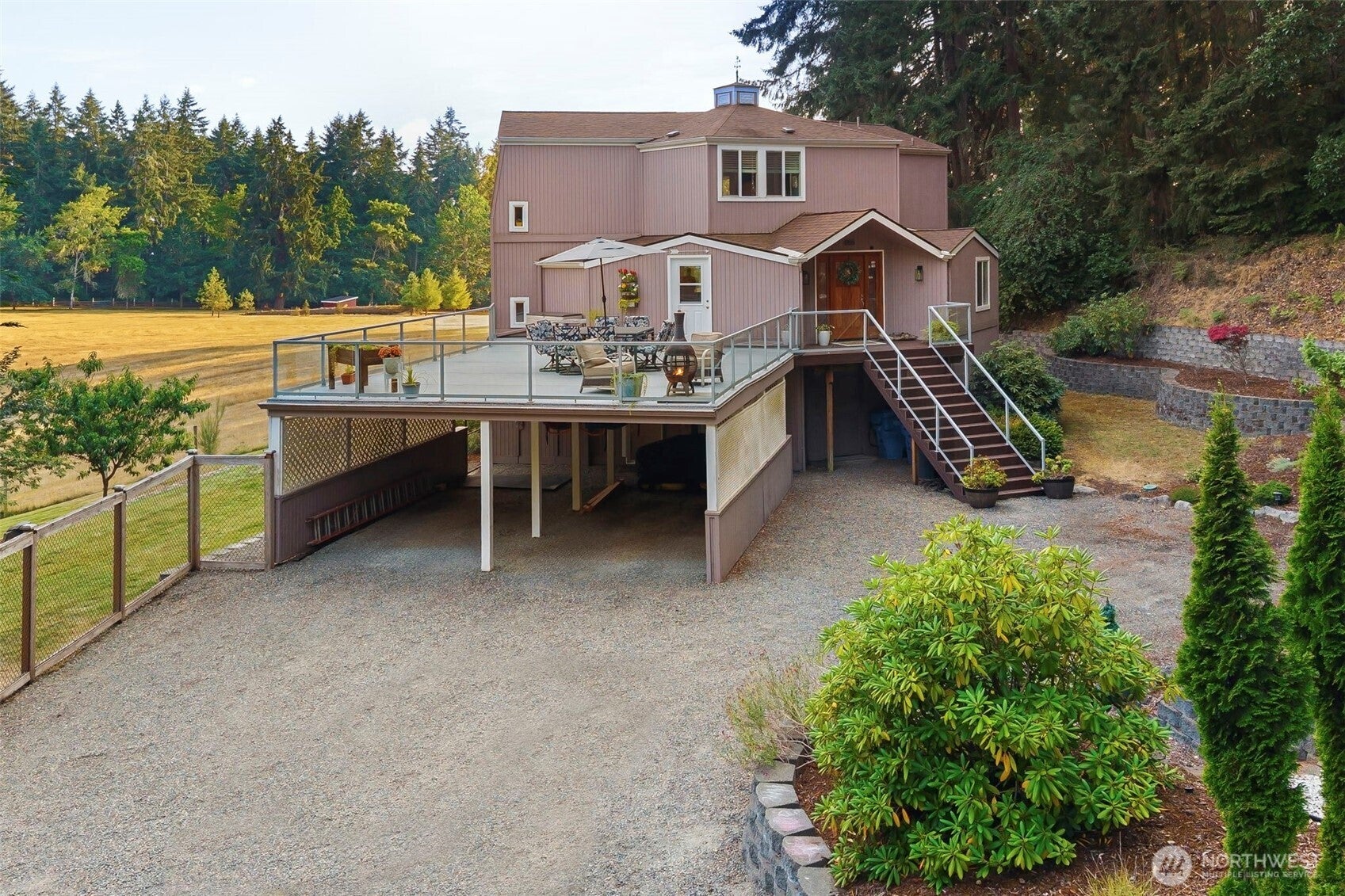 888 Leschi Way