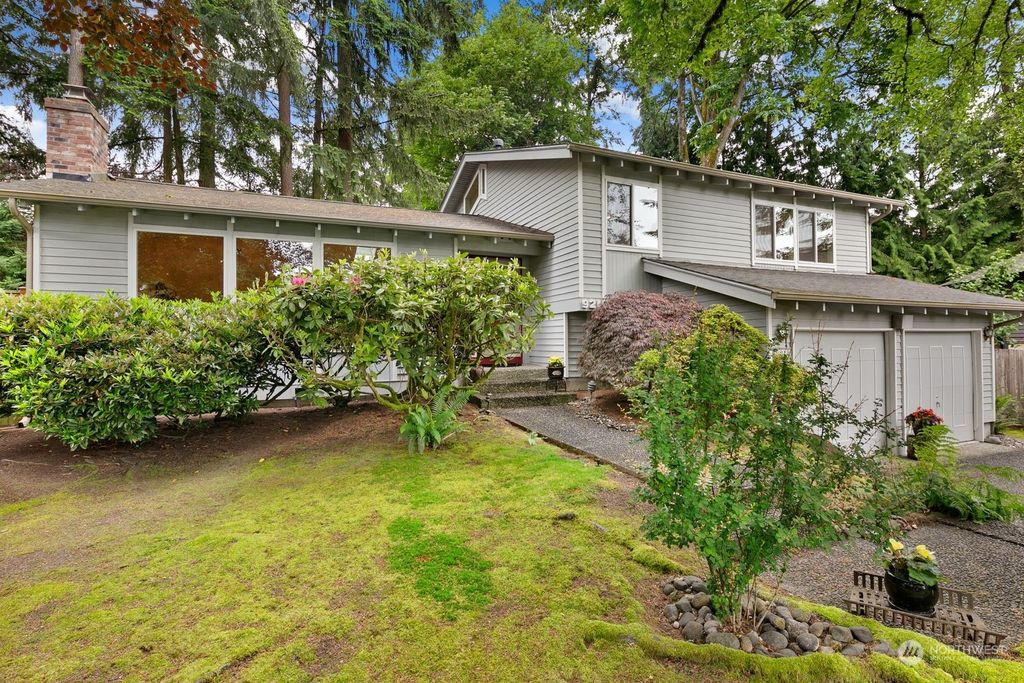 Photo of 9218 NE 142nd Court, Kirkland, WA 98034 (MLS # 2244966)