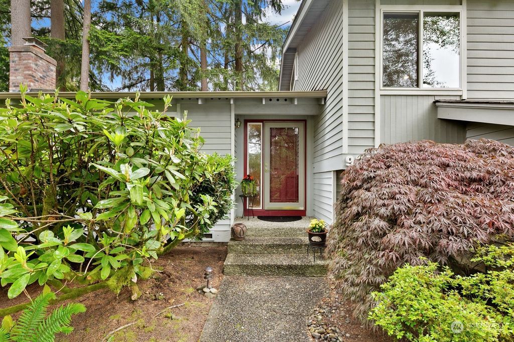 Photo of 9218 NE 142nd Court, Kirkland, WA 98034 (MLS # 2244966)