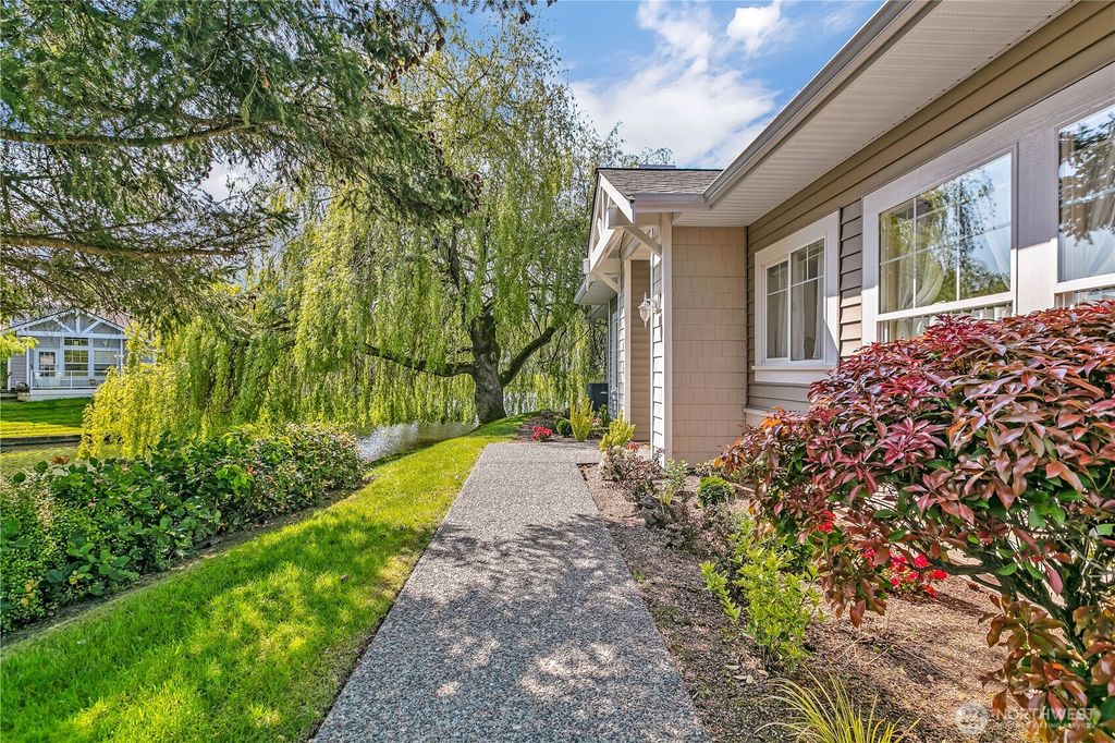Photo of 23319 53rd Avenue S #6-1, Kent, WA 98032 (MLS # 2359079)
