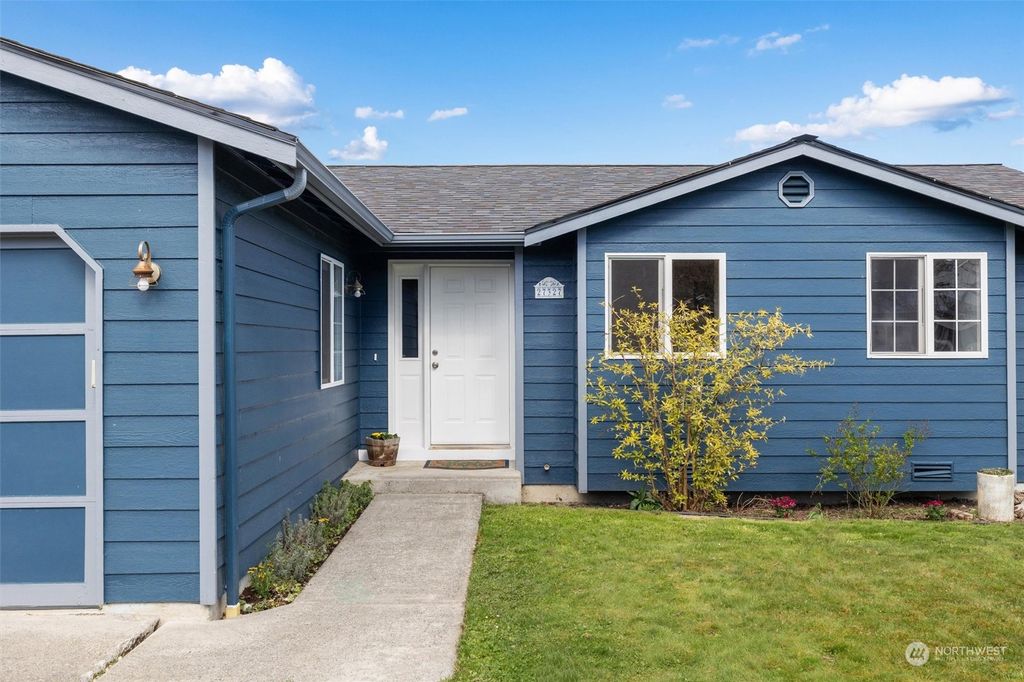 Photo of 27327 Country Place NW, Stanwood, WA 98292 (MLS # 2052813)