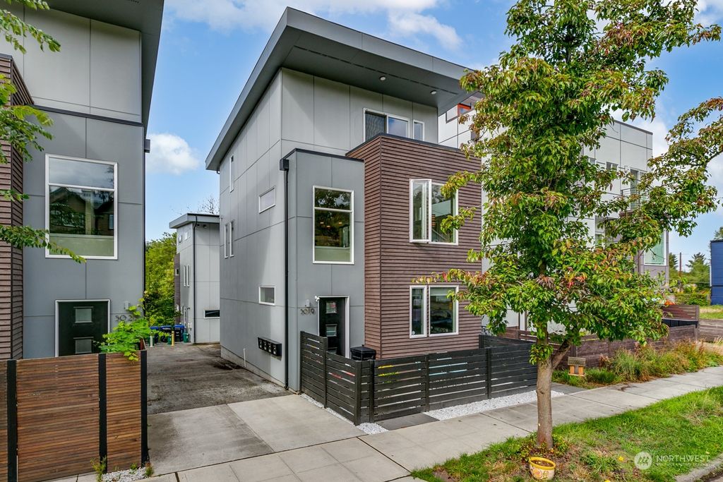 Photo of 5019 Delridge Way SW, Seattle, WA 98106 (MLS # 2290778)