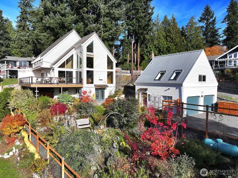 Photo of 1411 Manor Way, Freeland, WA 98249 (MLS # 2453347)