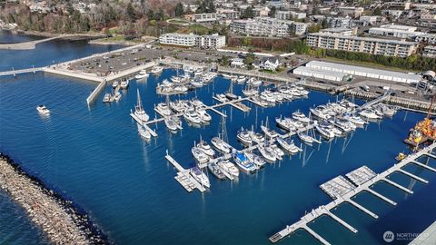 22222 Dock Avenue S 1B Des Moines WA 98198