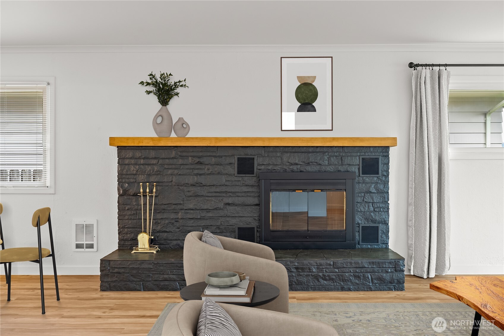 116 W 3rd Street