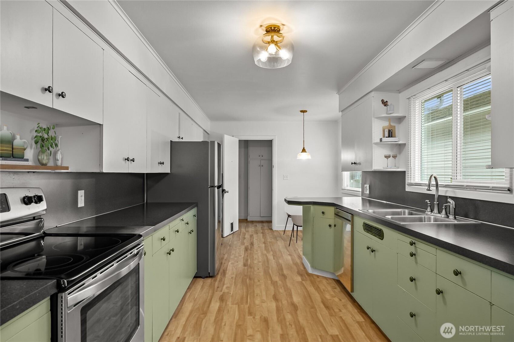 116 W 3rd Street