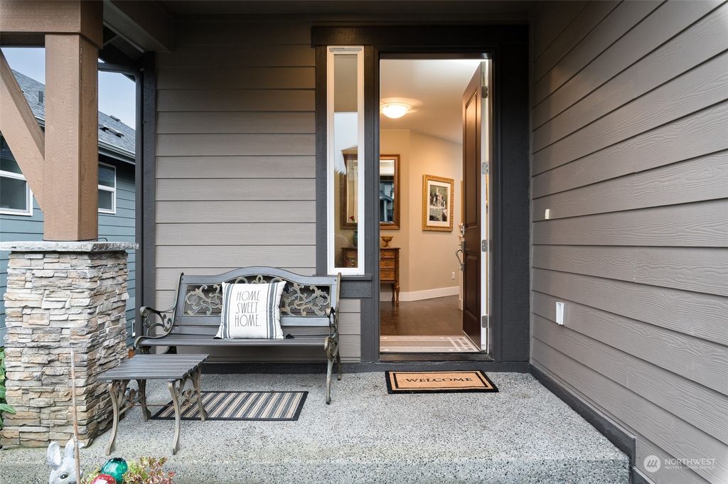 Photo of 20625 2nd Avenue W, Lynnwood, WA 98036 (MLS # 2189472)