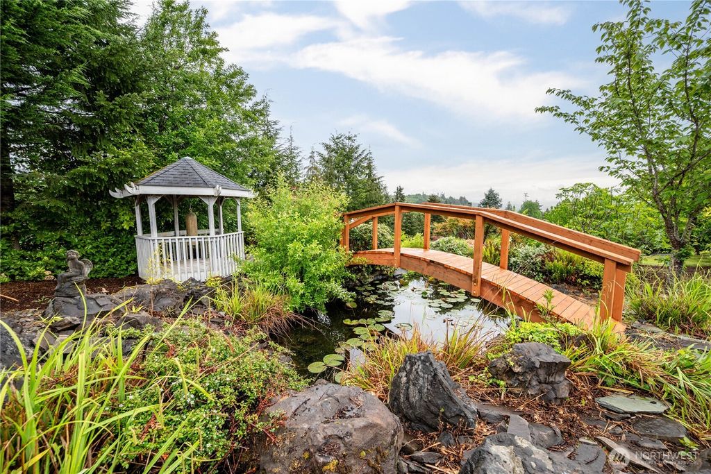 Photo of 585 E McAdams Road, Longview, WA 98632 (MLS # 2526078)