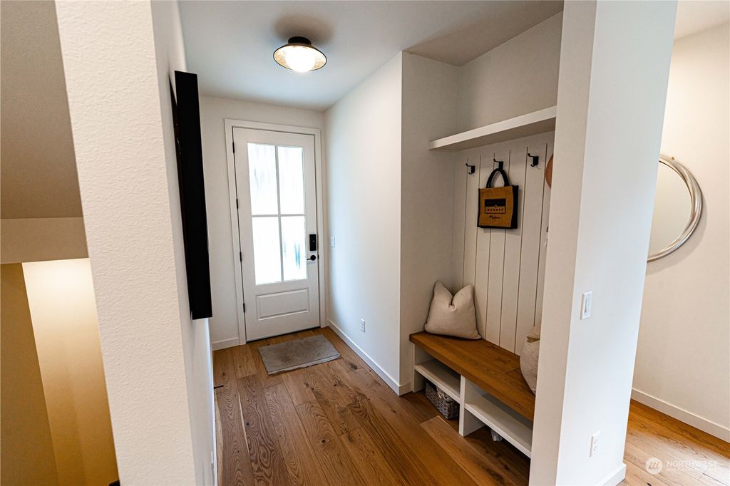 Photo of 11811 NE 75th Lane, Kirkland, WA 98033 (MLS # 2188557)