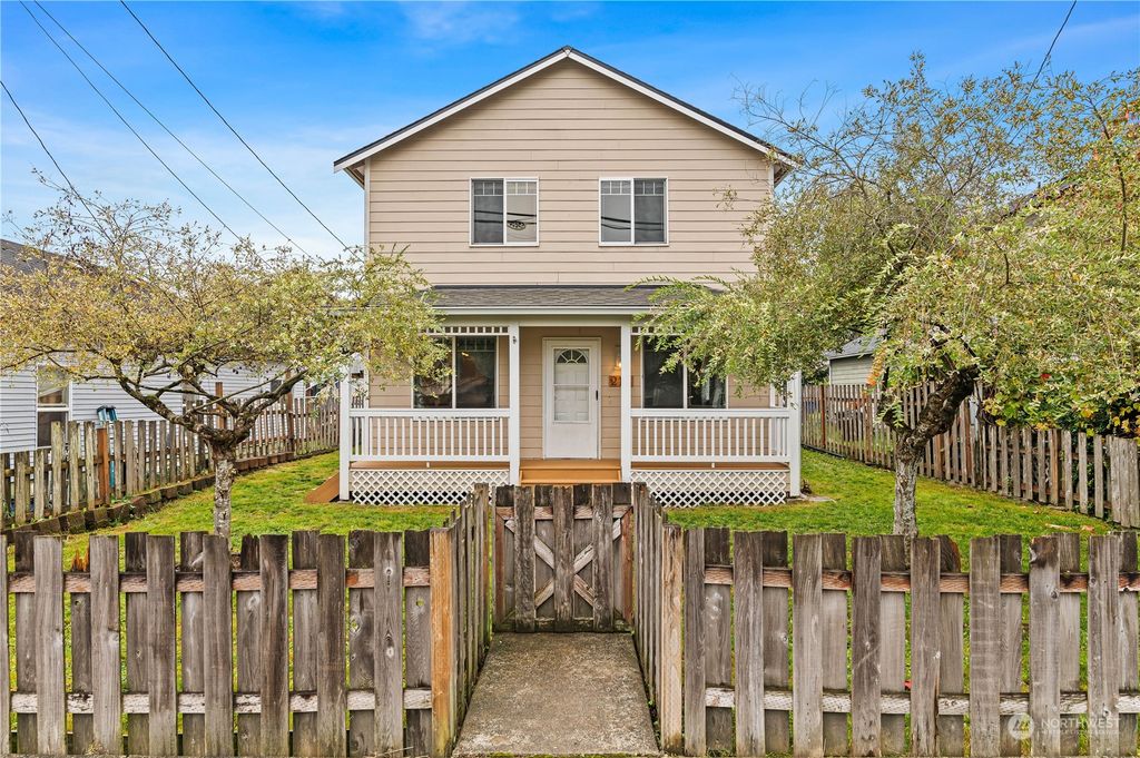 Photo of 210 S Alder Avenue, Granite Falls, WA 98252 (MLS # 2302584)