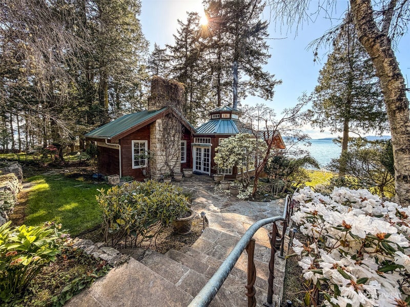 450 Eagle Bay Road