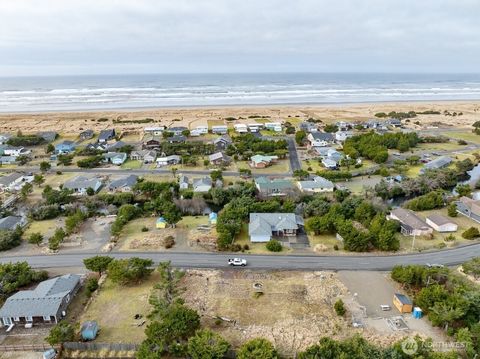 Photo of 31202 I Street E, Ocean Park, WA 98640 (MLS # 2497851)