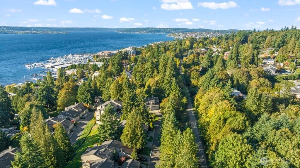 Photo of 4617 103rd Lane NE, Kirkland, WA 98033 (MLS # 2488044)