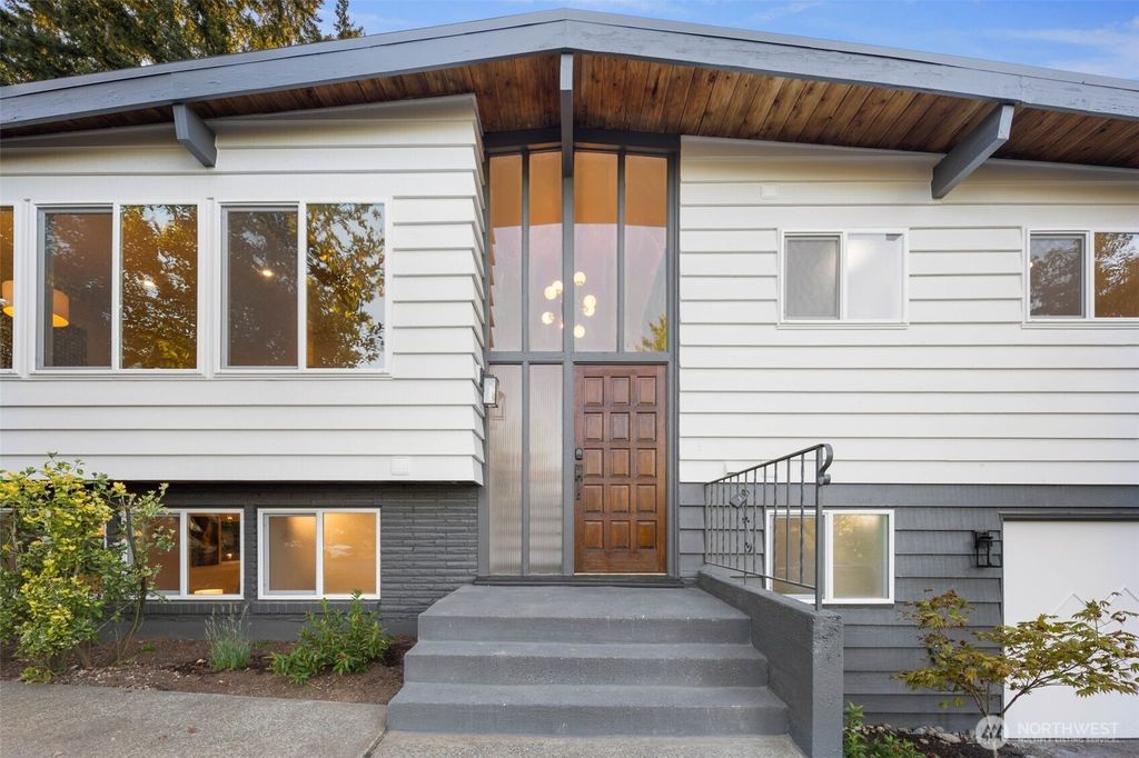 Photo of 19033 47th Avenue S, SeaTac, WA 98188 (MLS # 2435299)