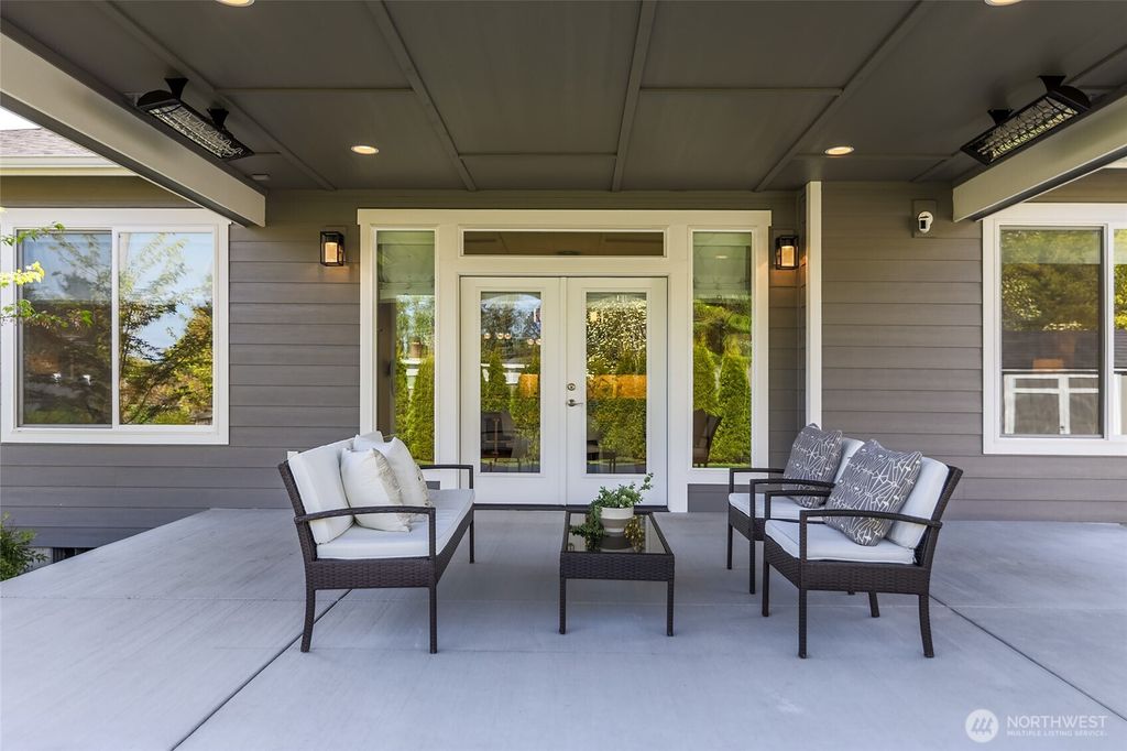 Photo of 1025 149th Place SE, Bellevue, WA 98007 (MLS # 2361118)