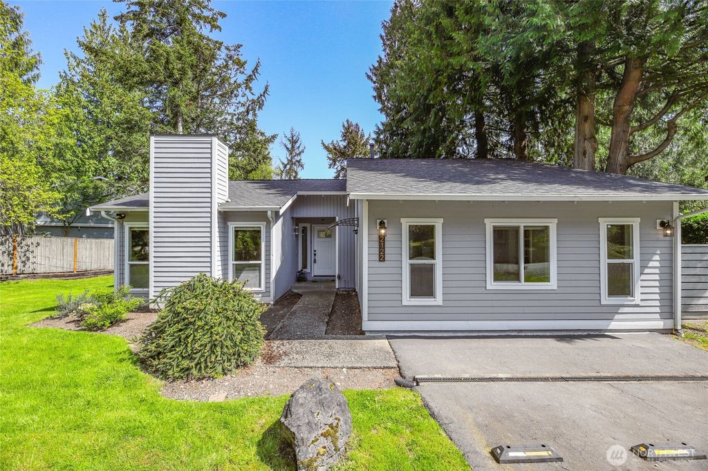 Photo of 2122 229th Avenue NE, Sammamish, WA 98074 (MLS # 2358270)