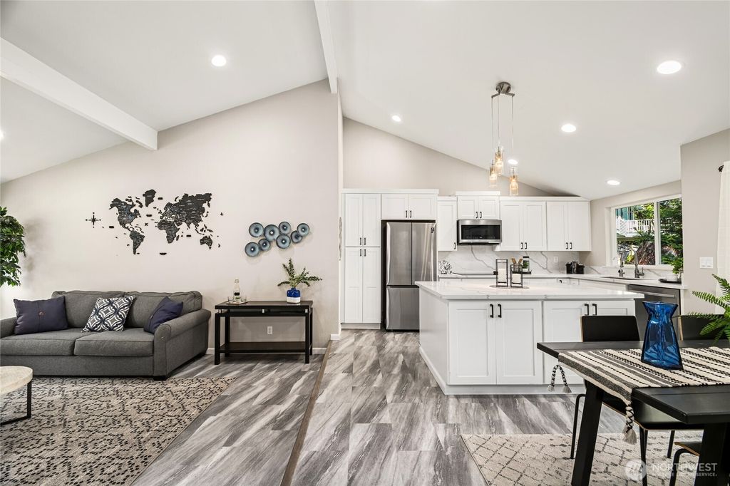 Photo of 2122 229th Avenue NE, Sammamish, WA 98074 (MLS # 2358270)