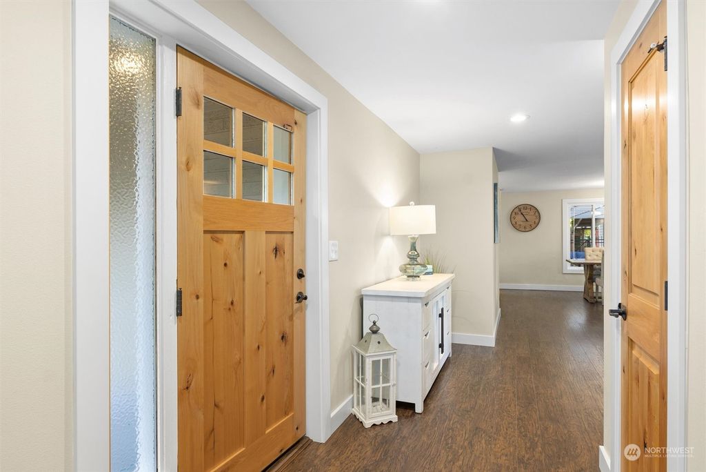 Photo of 6300 NE Arrowhead Drive, Kenmore, WA 98028 (MLS # 2168800)