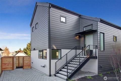 7946 11th Avenue SW, Seattle, WA 98106 - MLS#: 2335339