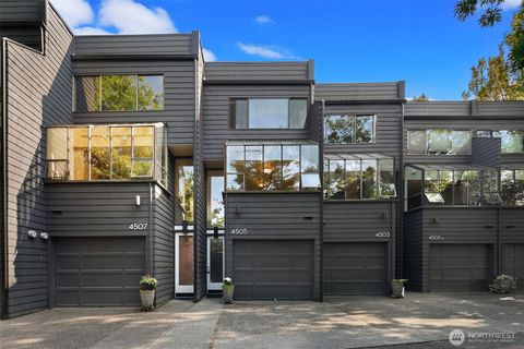 Photo of 4505 NE 55th Street, Seattle, WA 98105 (MLS # 2421165)