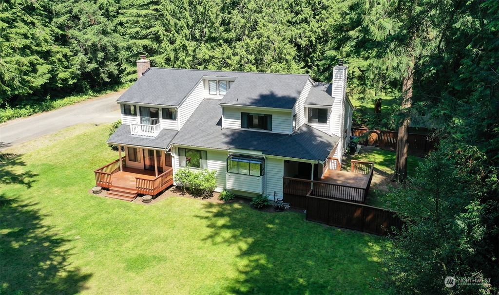 Photo of 23207 NE 44th Street, Redmond, WA 98053 (MLS # 2135515)
