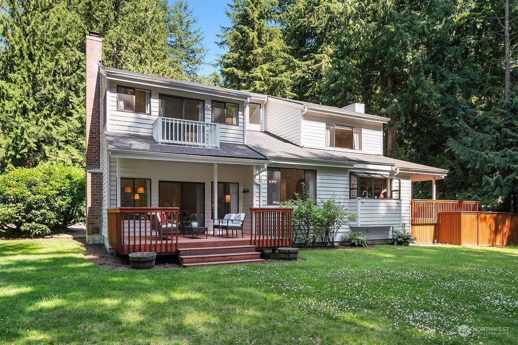 Photo of 23207 NE 44th Street, Redmond, WA 98053 (MLS # 2135515)