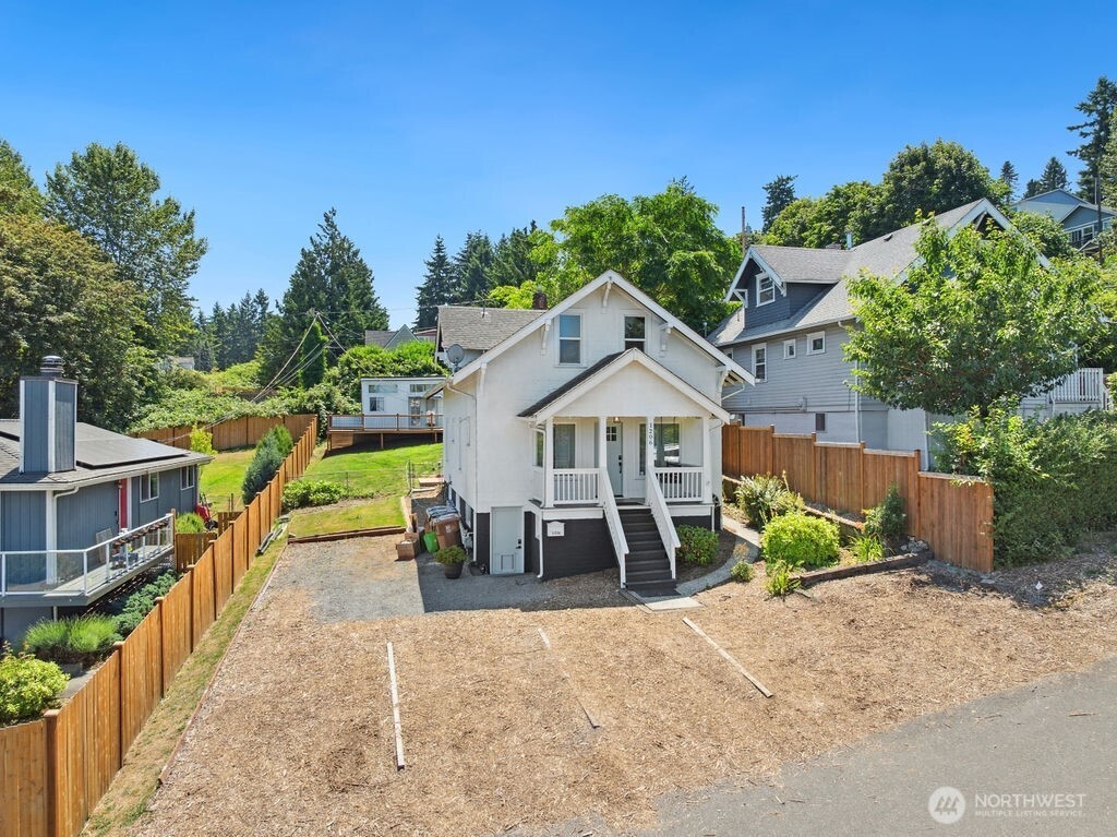 1206 E 30th