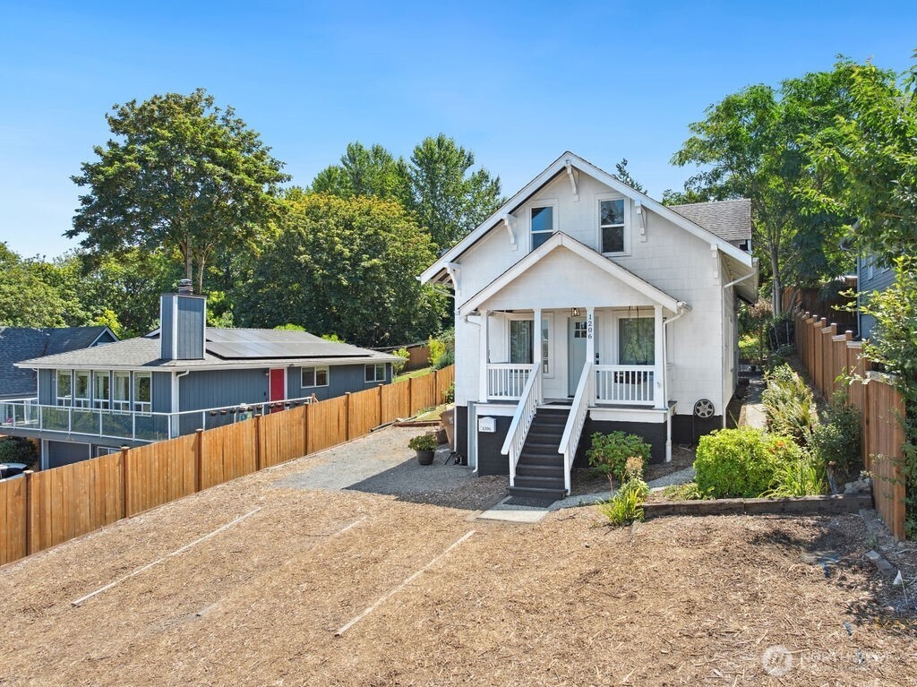 1206 E 30th
