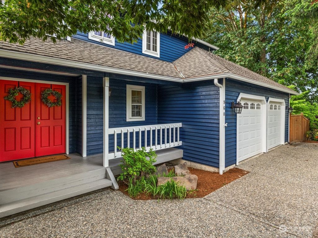 Photo of 960 NW Firwood Boulevard, Issaquah, WA 98027 (MLS # 2251988)
