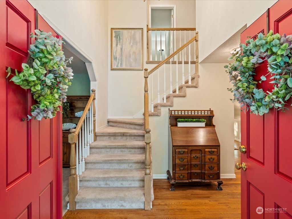 Photo of 960 NW Firwood Boulevard, Issaquah, WA 98027 (MLS # 2251988)