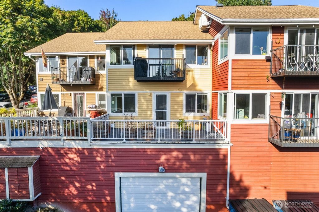 Photo of 2400 E Howell Street #G, Seattle, WA 98122 (MLS # 2437221)