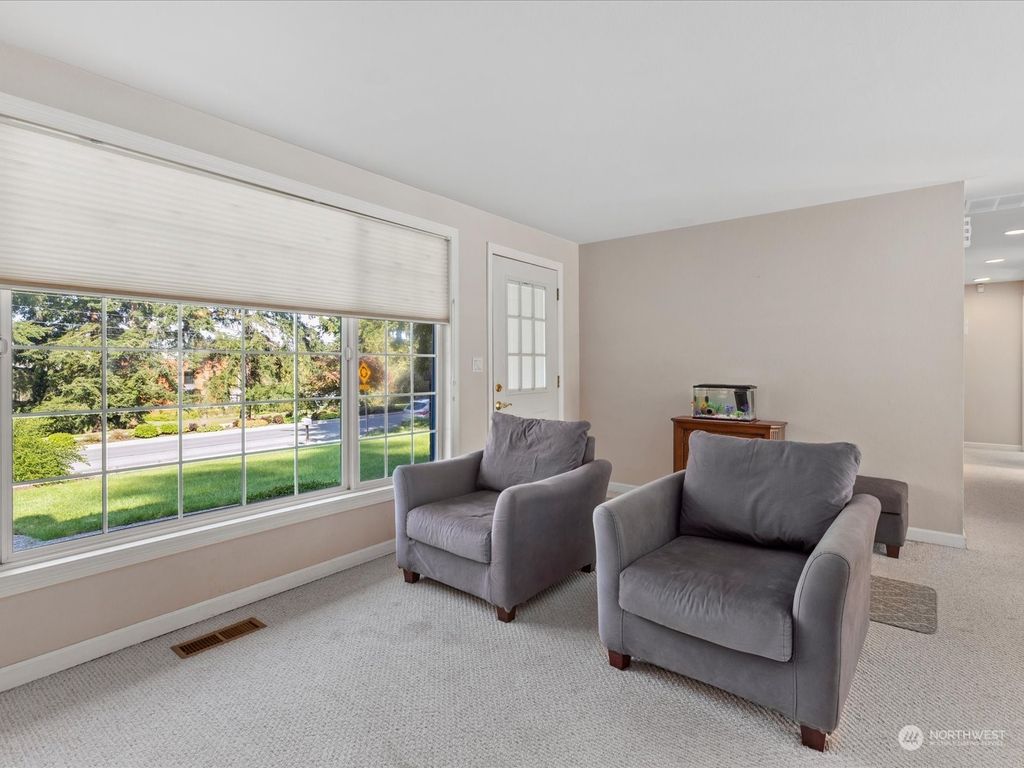 Photo of 4032 138th Avenue SE, Bellevue, WA 98007 (MLS # 2065168)