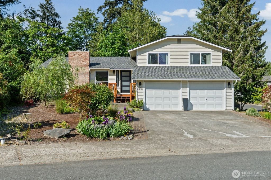 Photo of 15932 SE 166th Place, Renton, WA 98058 (MLS # 2527449)