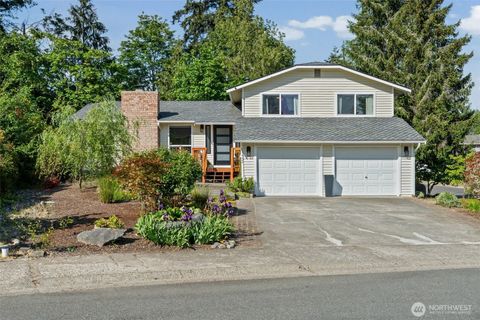 Photo of 15932 SE 166th Place, Renton, WA 98058 (MLS # 2527449)