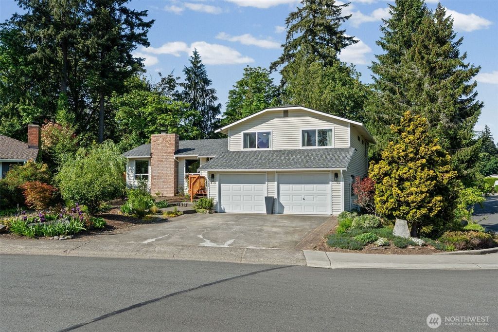 Photo of 15932 SE 166th Place, Renton, WA 98058 (MLS # 2527449)