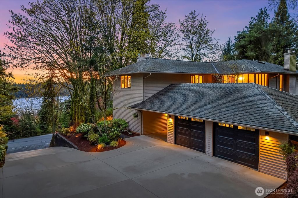 Photo of 5310 W Mercer Way, Mercer Island, WA 98040 (MLS # 2374752)