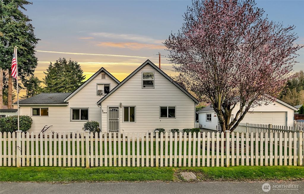 Photo of 14916 133rd Avenue SE, Renton, WA 98058 (MLS # 2351703)