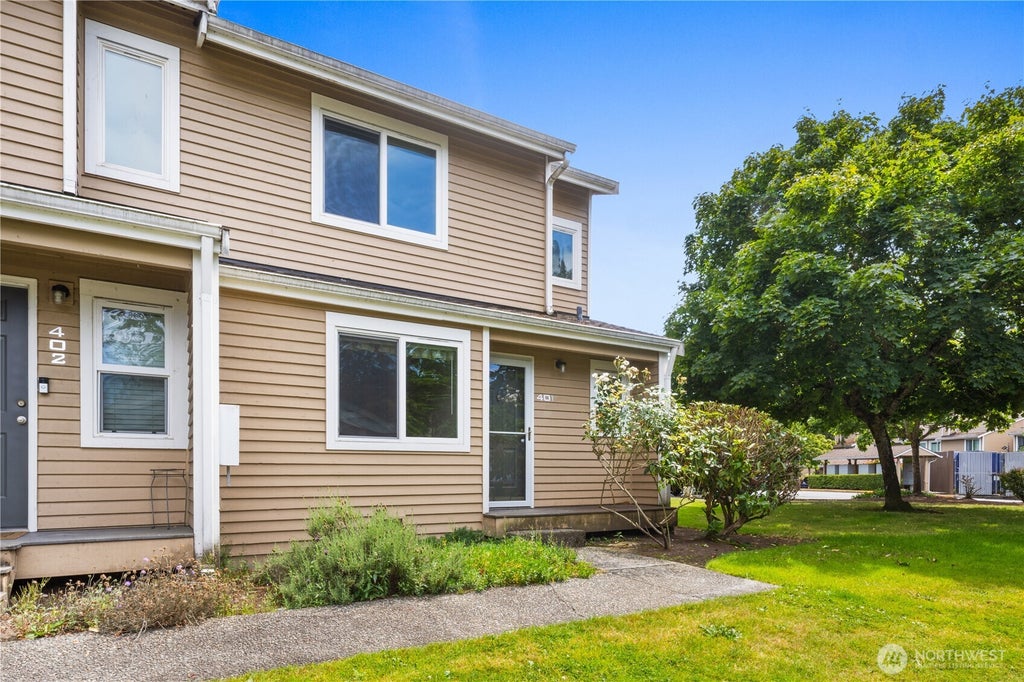 Photo of 23816 12th Place S #401, Des Moines, WA 98198 (MLS # 2587894)