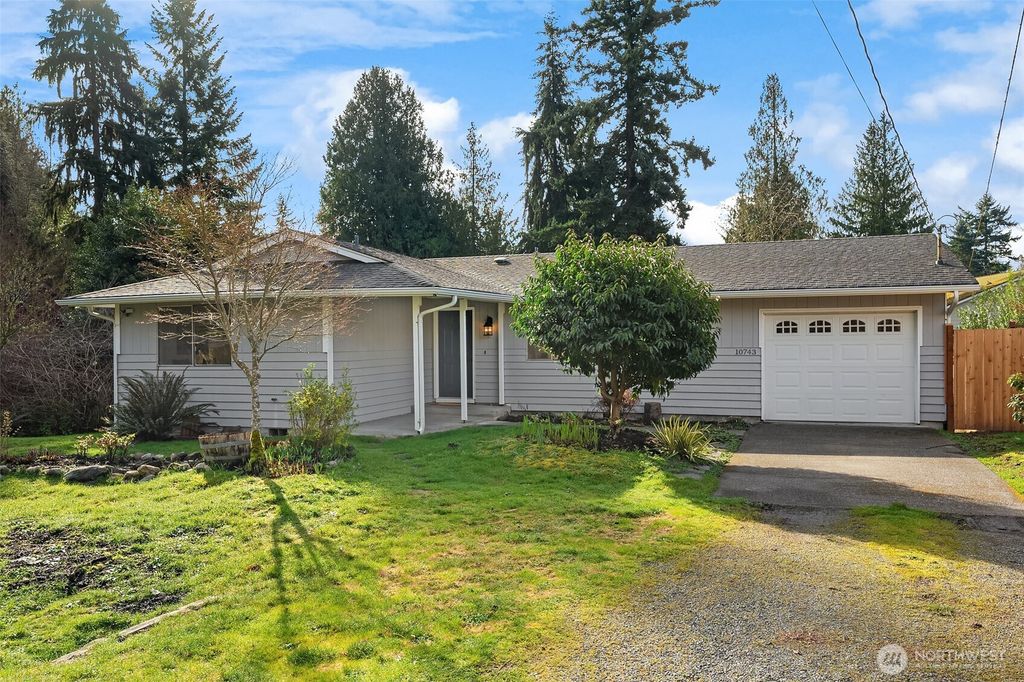 Photo of 10743 SW Cowan Road, Vashon, WA 98070 (MLS # 2479295)