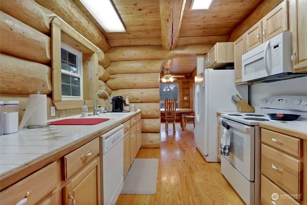 listing image 9360477195352494991